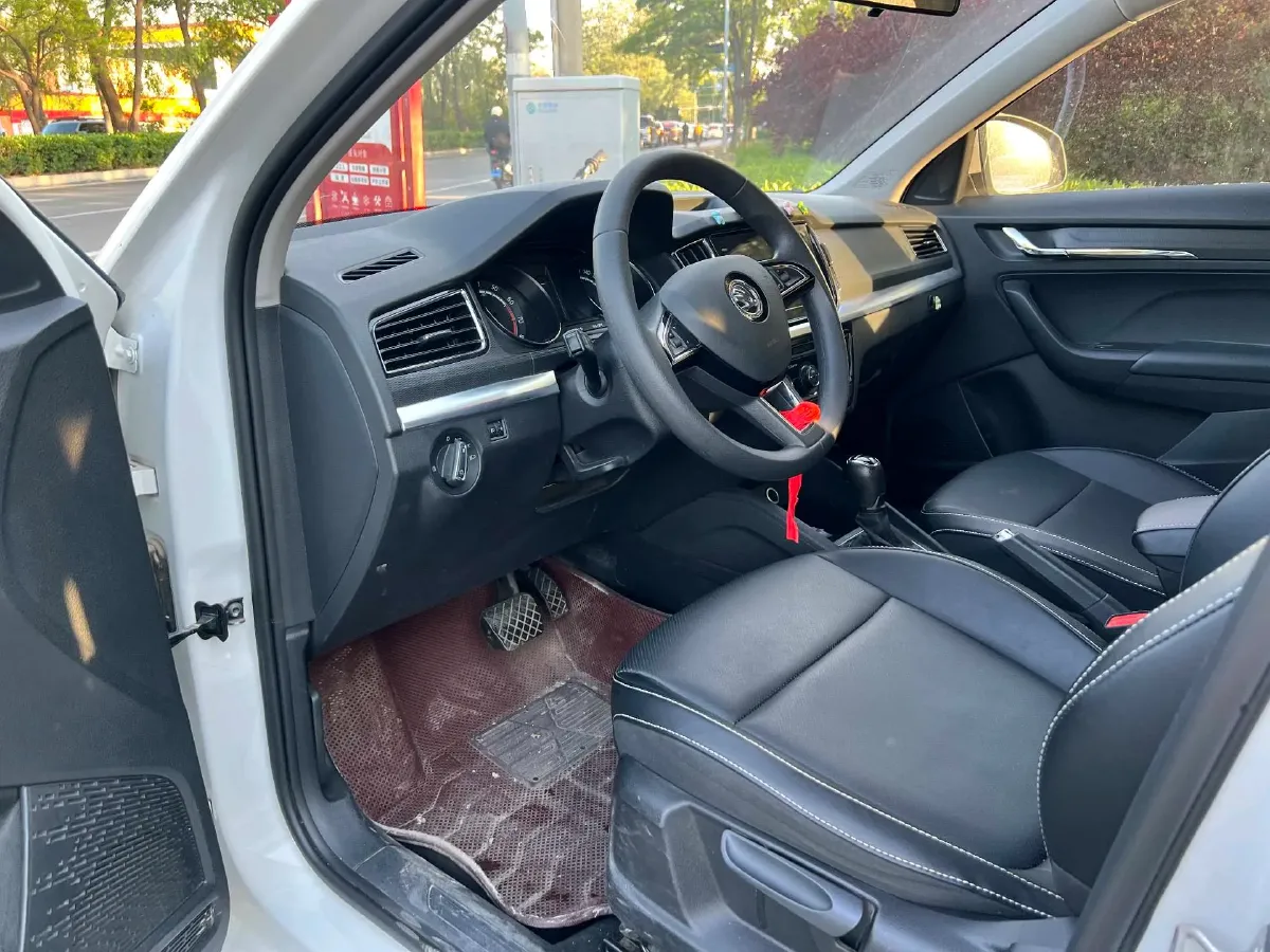 2021 Skoda Kamiq 1.5L 112HP L4 6AT,autocango,china used car exporter,china ev exporter,chinese used car exporter,chinese used ev exporter