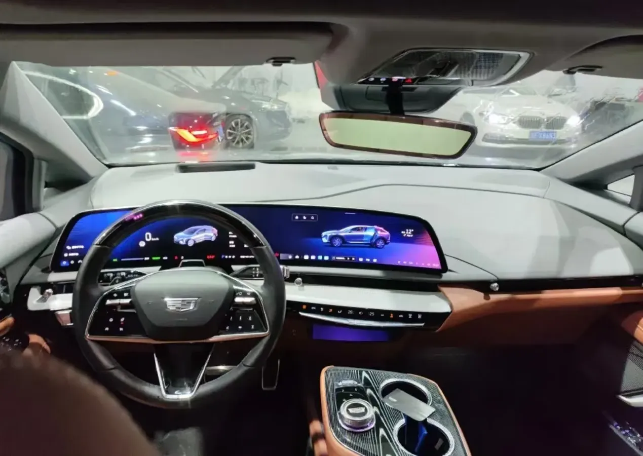 2024 Cadillac OPTIQ BEV 79.7KWH,autocango,china used car exporter,china ev exporter,chinese used car exporter,chinese used ev exporter