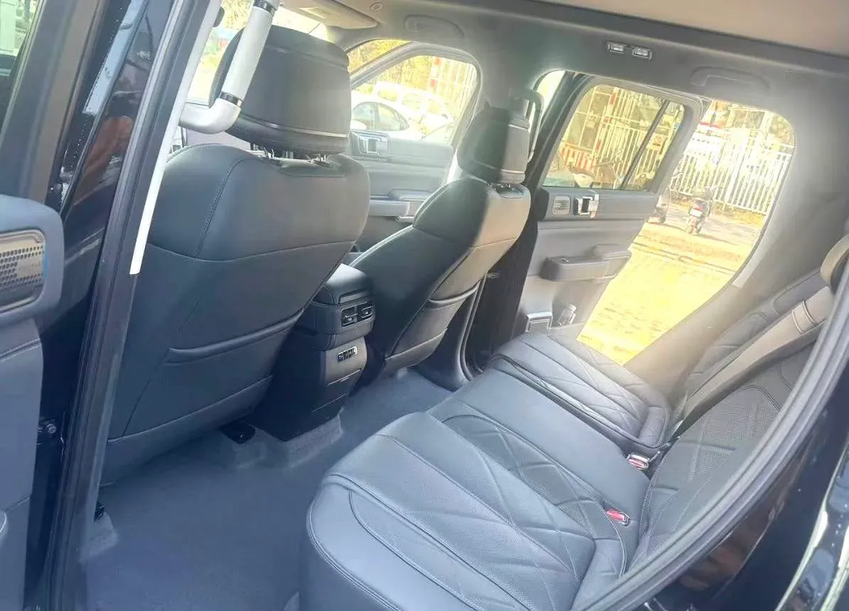 2025 FangChengBao Bao 5 1.5T 194HP L4 E-CVT PHEV 31.8KWH,autocango,china used car exporter,china ev exporter,chinese used car exporter,chinese used ev exporter