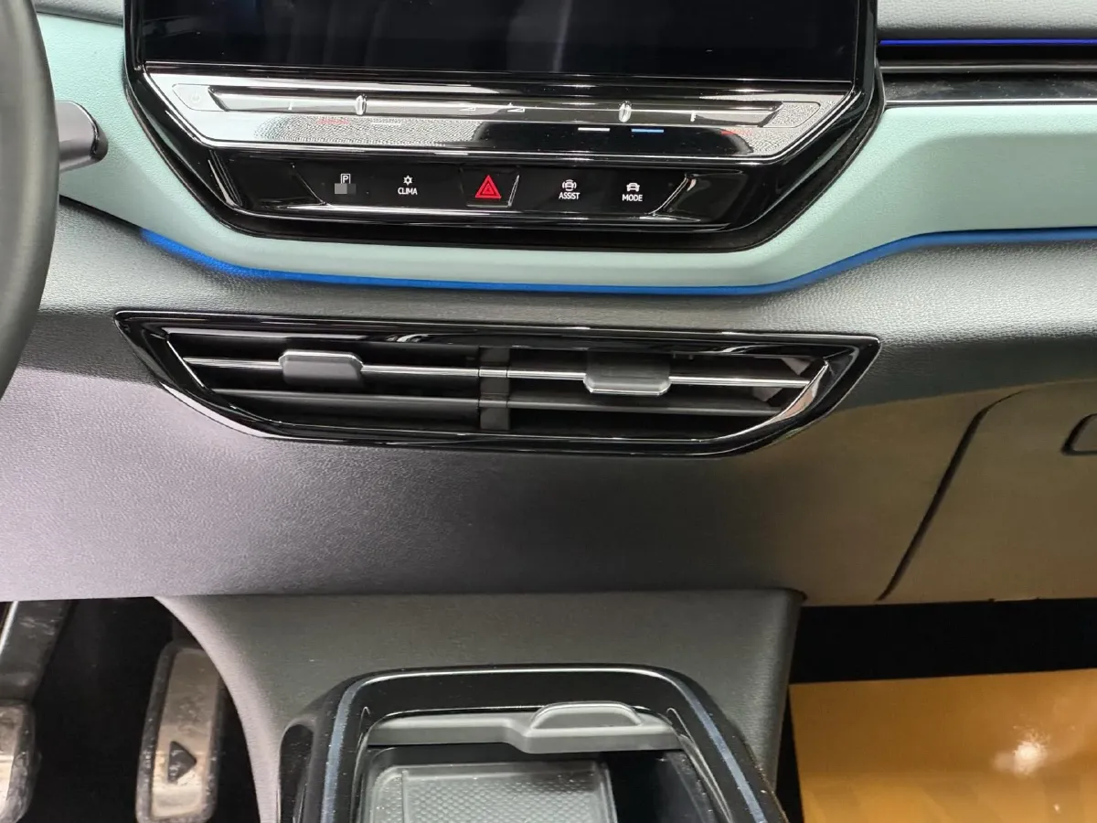 2023 Buick GL8 2.0T 237HP L4 9AT,autocango,china used car exporter,china ev exporter,chinese used car exporter,chinese used ev exporter