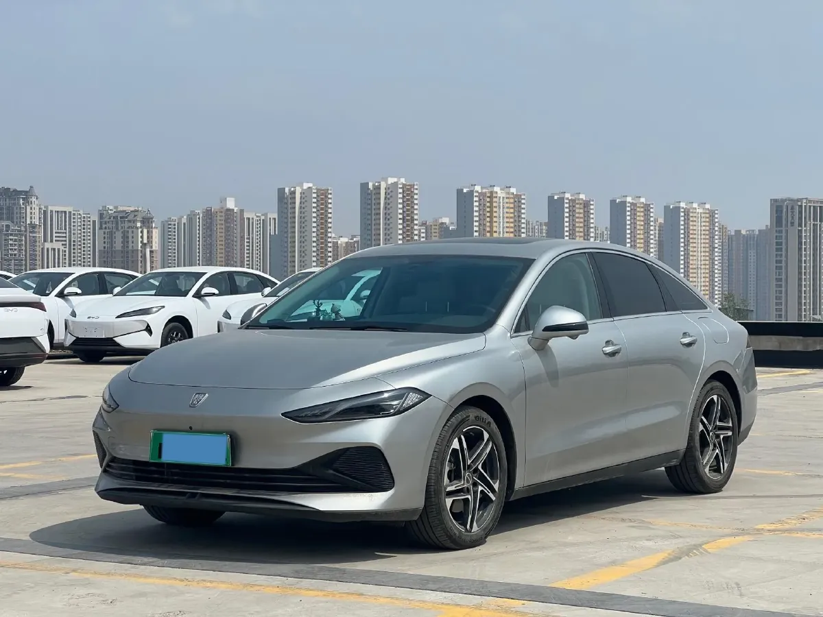 2023 Roewe D7 1.5L 112HP L4 1DHT PHEV 21.4KWH,autocango,china used car exporter,china ev exporter,chinese used car exporter,chinese used ev exporter