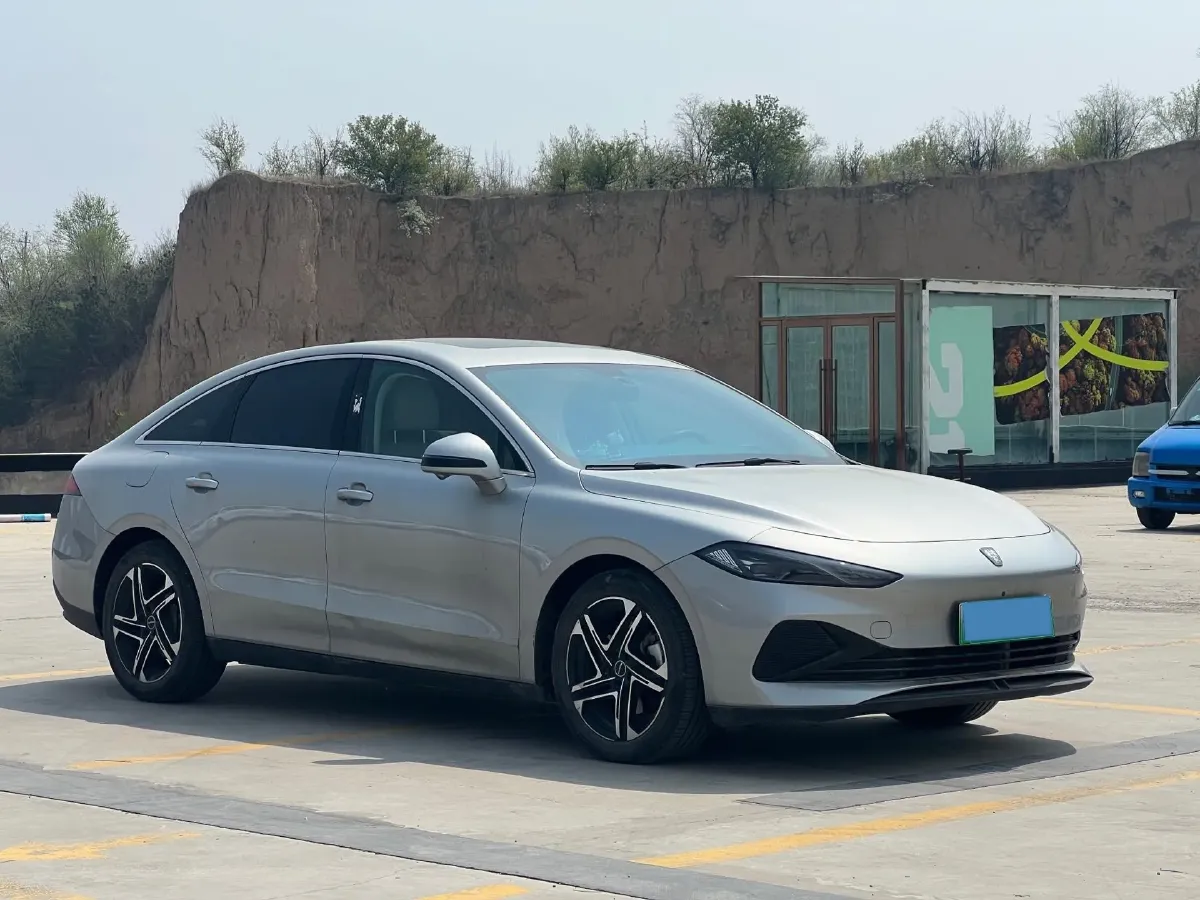 2023 Roewe D7 1.5L 112HP L4 1DHT PHEV 21.4KWH,autocango,china used car exporter,china ev exporter,chinese used car exporter,chinese used ev exporter
