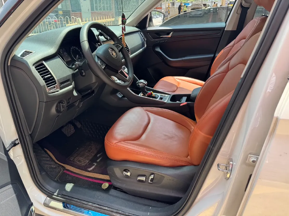 2018 Skoda Kodiak 2.0T 186HP L4 7DCT,autocango,china used car exporter,china ev exporter,chinese used car exporter,chinese used ev exporter