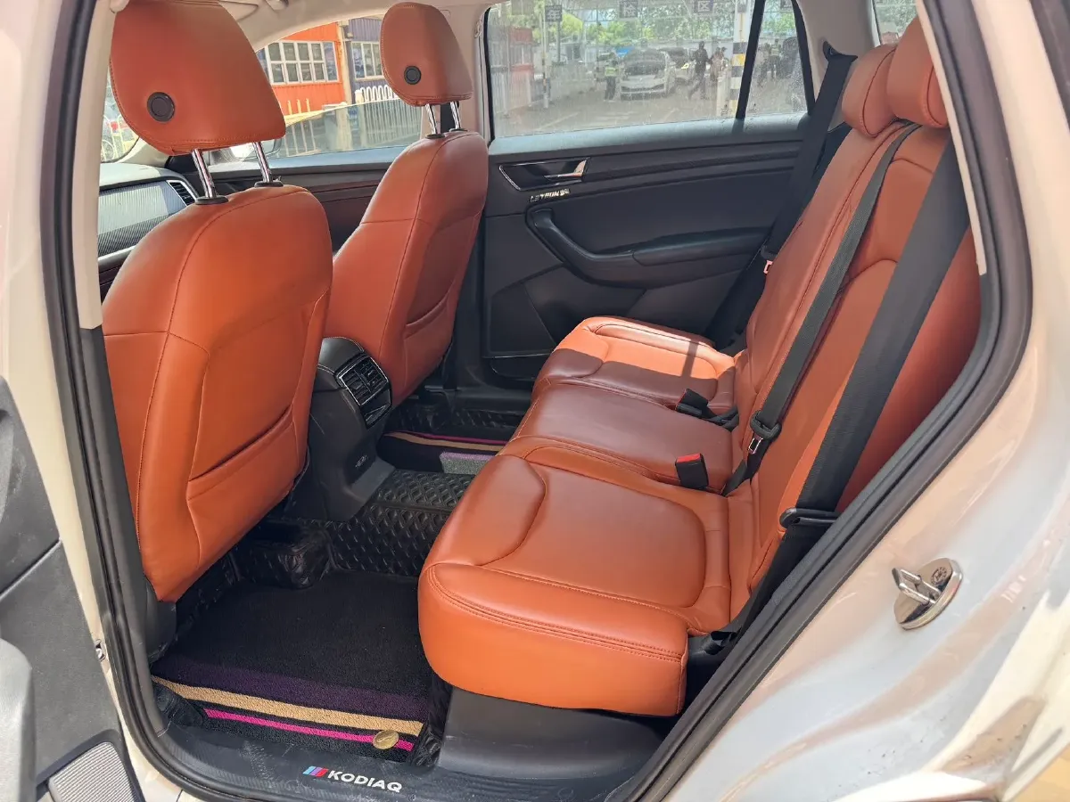 2018 Skoda Kodiak 2.0T 186HP L4 7DCT,autocango,china used car exporter,china ev exporter,chinese used car exporter,chinese used ev exporter