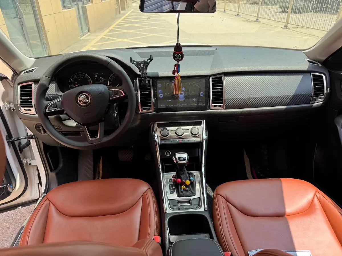 2018 Skoda Kodiak 2.0T 186HP L4 7DCT,autocango,china used car exporter,china ev exporter,chinese used car exporter,chinese used ev exporter