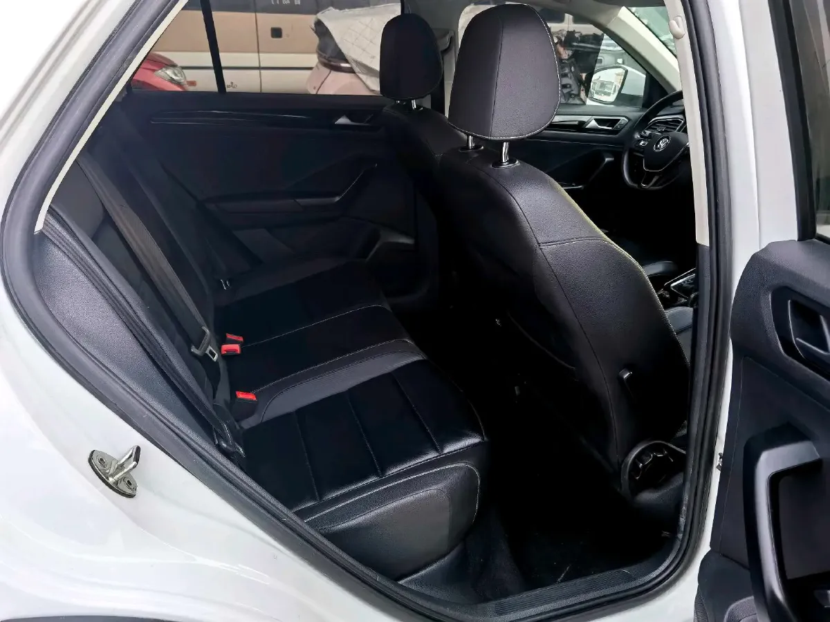 2019 Volkswagen T-Roc 1.4T 150HP L4 7DCT,autocango,china used car exporter,china ev exporter,chinese used car exporter,chinese used ev exporter