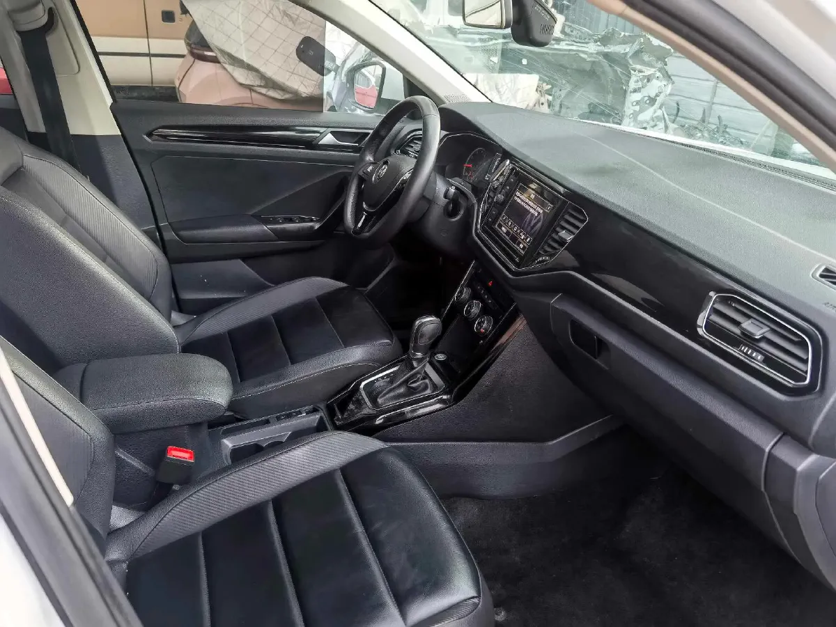 2019 Volkswagen T-Roc 1.4T 150HP L4 7DCT,autocango,china used car exporter,china ev exporter,chinese used car exporter,chinese used ev exporter