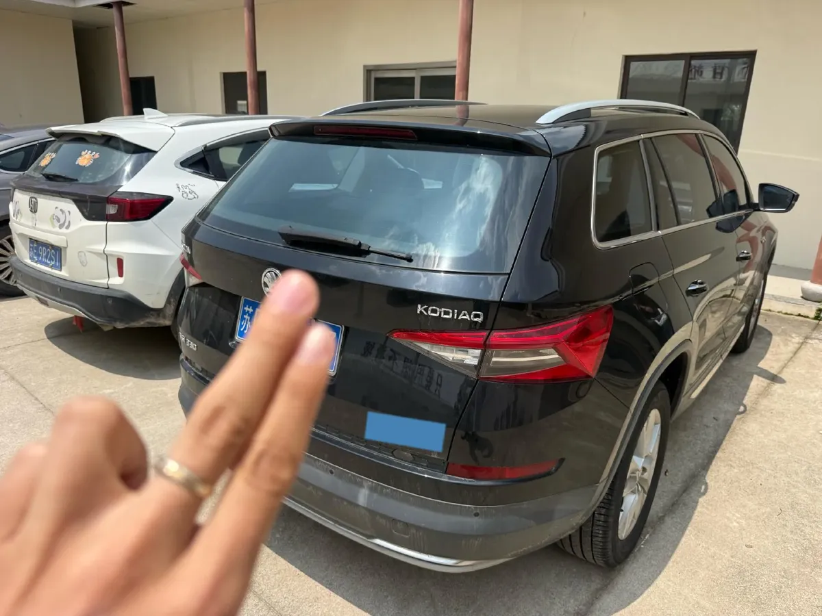 2018 Skoda Kodiak 2.0T 186HP L4 7DCT,autocango,china used car exporter,china ev exporter,chinese used car exporter,chinese used ev exporter