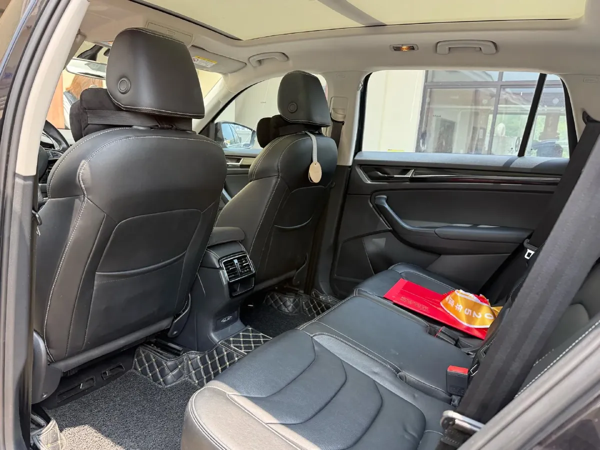 2018 Skoda Kodiak 2.0T 186HP L4 7DCT,autocango,china used car exporter,china ev exporter,chinese used car exporter,chinese used ev exporter