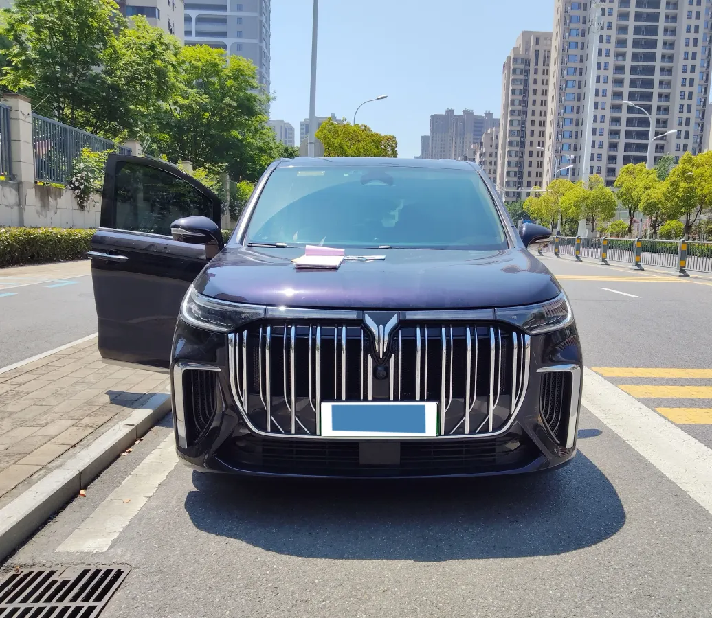 2024 Voyah Dream 1.5T 150HP L4 PHEV 43KWH,autocango,china used car exporter,china ev exporter,chinese used car exporter,chinese used ev exporter