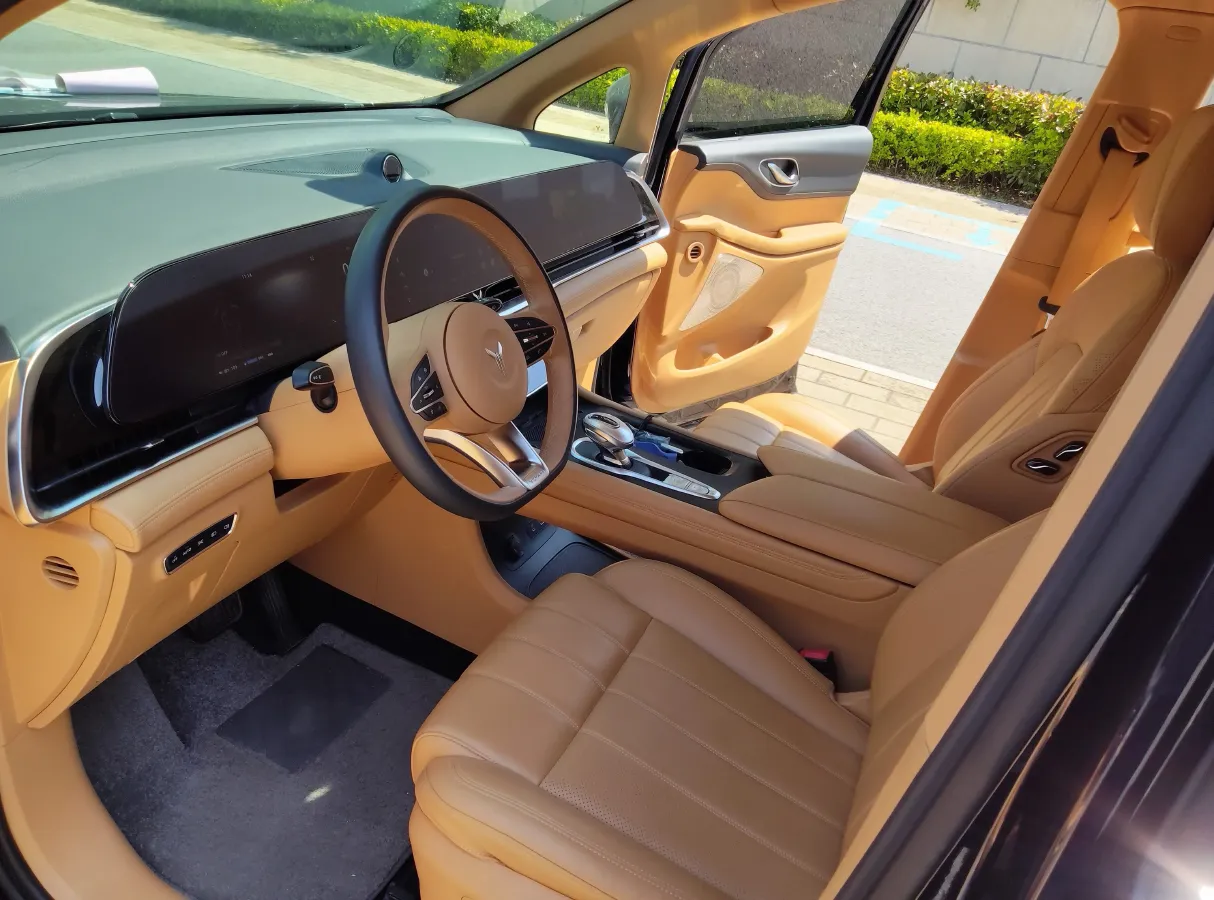 2024 Voyah Dream 1.5T 150HP L4 PHEV 43KWH,autocango,china used car exporter,china ev exporter,chinese used car exporter,chinese used ev exporter