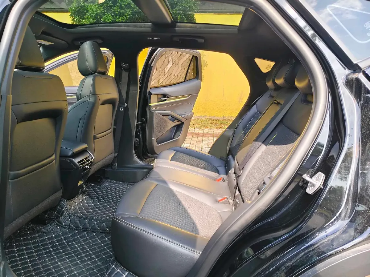 2025 Ford Mondeo 2.0T 288HP L4 E-CVT Hybrid,autocango,china used car exporter,china ev exporter,chinese used car exporter,chinese used ev exporter