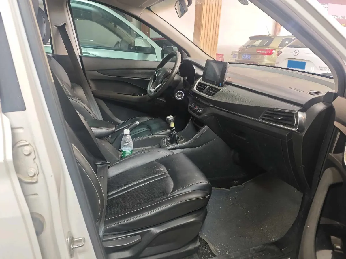 2018 BaoJun 360 1.5L 112HP L4 6MT,autocango,china used car exporter,china ev exporter,chinese used car exporter,chinese used ev exporter