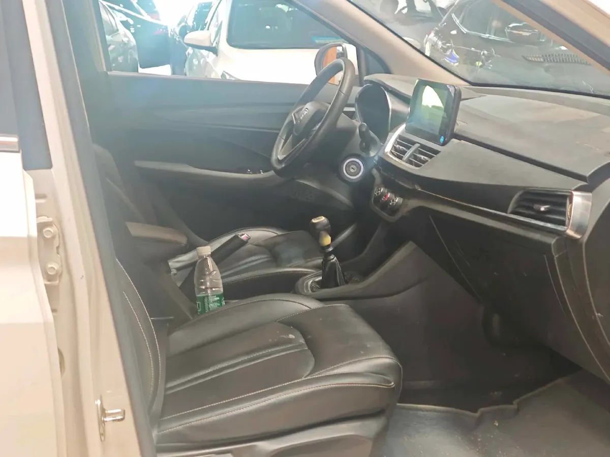 2018 BaoJun 360 1.5L 112HP L4 6MT,autocango,china used car exporter,china ev exporter,chinese used car exporter,chinese used ev exporter