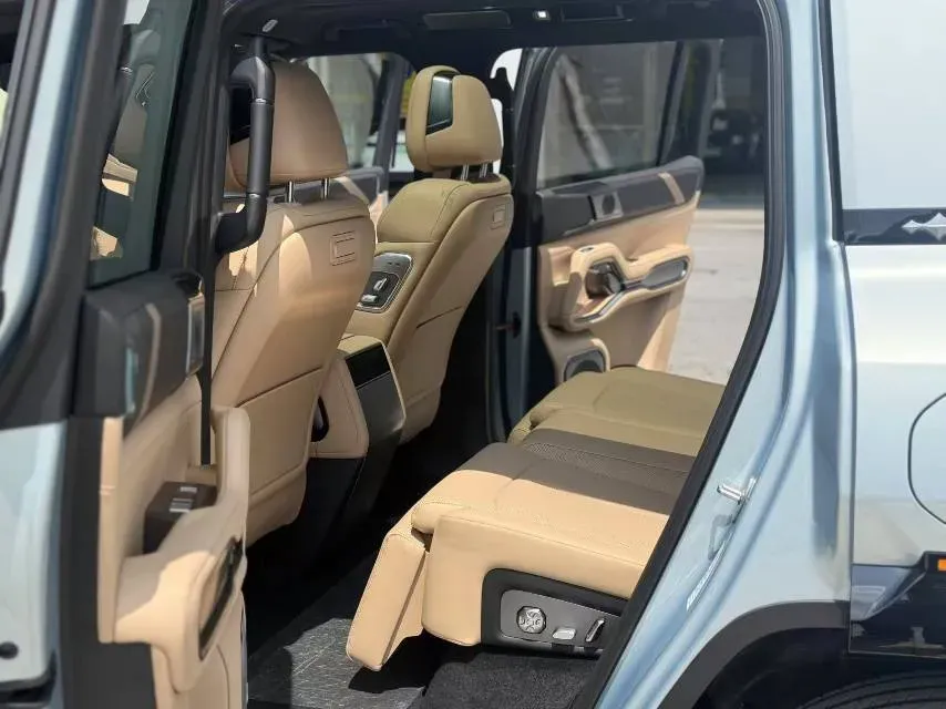 2025 FangChengBao Bao 8 2.0T 245HP L4 E-CVT PHEV,autocango,china used car exporter,china ev exporter,chinese used car exporter,chinese used ev exporter