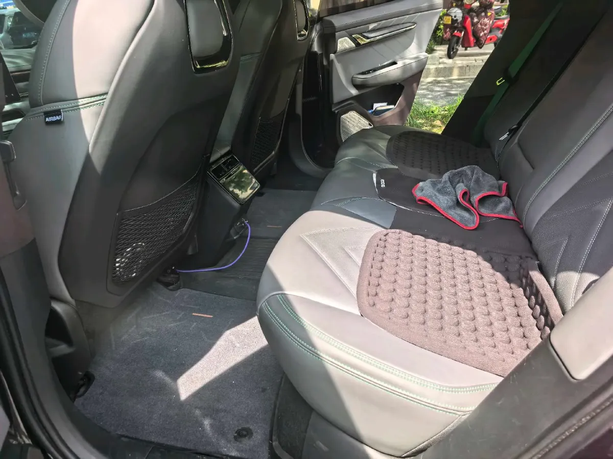 2022 Zeekr 001 BEV 100KWH,autocango,china used car exporter,china ev exporter,chinese used car exporter,chinese used ev exporter