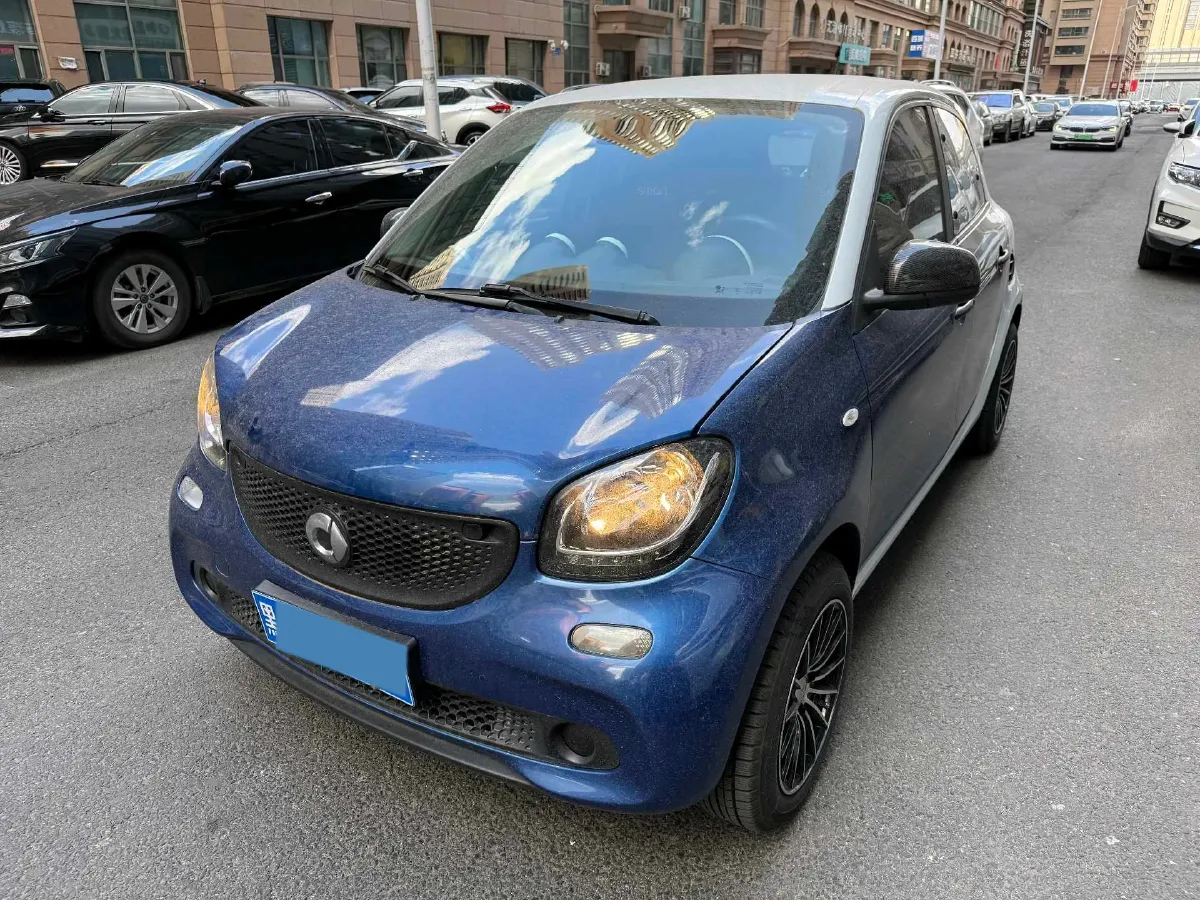 2016 Smart smart forfour 1.0L 71HP L3 6DCT,autocango,china used car exporter,china ev exporter,chinese used car exporter,chinese used ev exporter