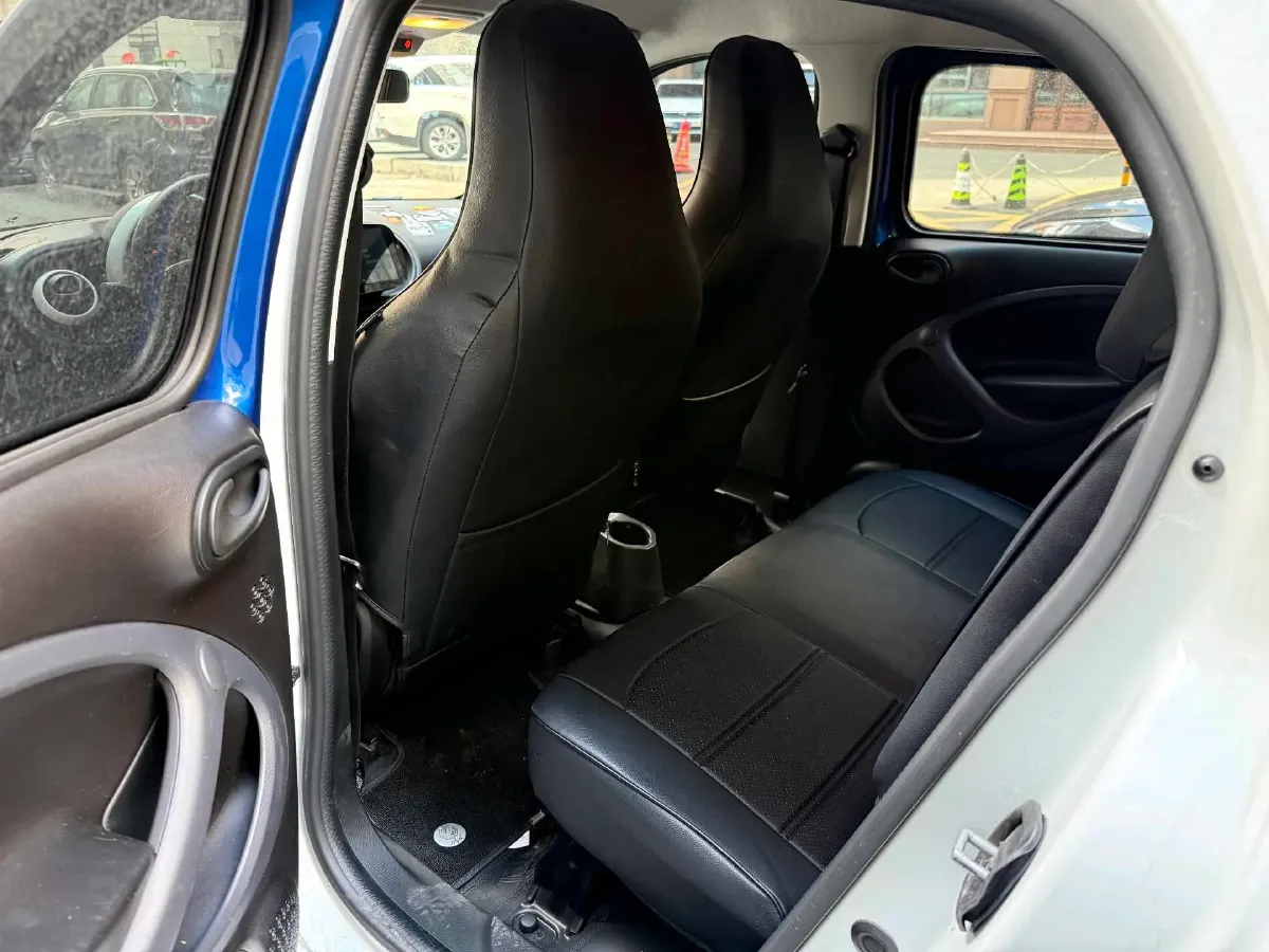 2016 Smart smart forfour 1.0L 71HP L3 6DCT,autocango,china used car exporter,china ev exporter,chinese used car exporter,chinese used ev exporter