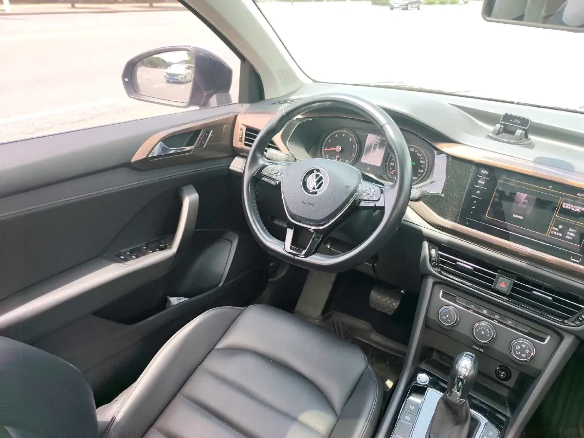 2021 Volkswagen Tharu 1.4T 150HP L4 7DCT,autocango,china used car exporter,china ev exporter,chinese used car exporter,chinese used ev exporter