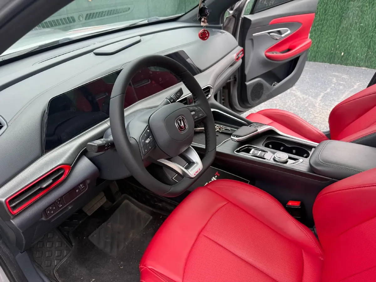 2020 ChangAn UNI-T 1.5T 180HP L4 7DCT,autocango,china used car exporter,china ev exporter,chinese used car exporter,chinese used ev exporter