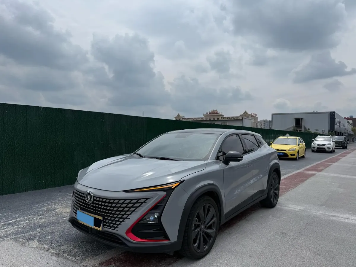 2020 ChangAn UNI-T 1.5T 180HP L4 7DCT,autocango,china used car exporter,china ev exporter,chinese used car exporter,chinese used ev exporter