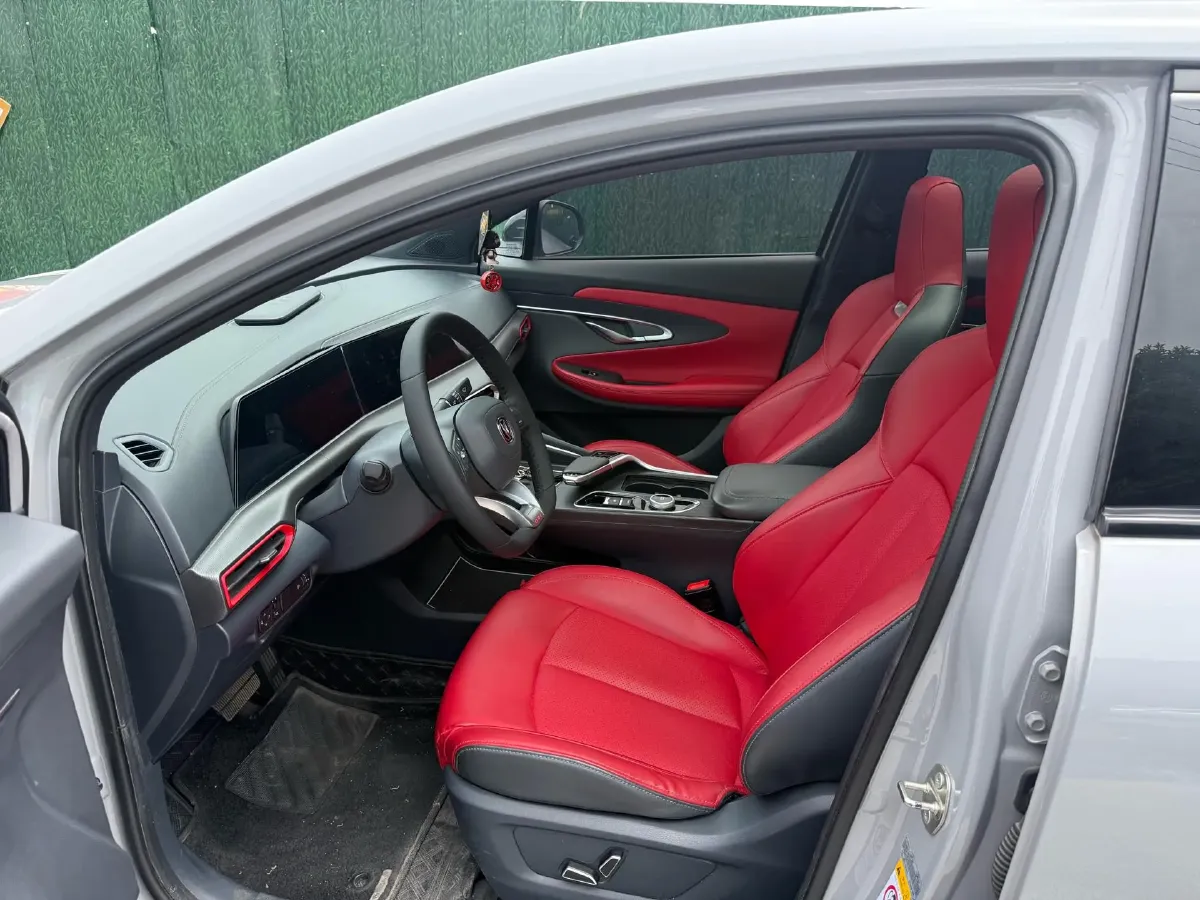 2020 ChangAn UNI-T 1.5T 180HP L4 7DCT,autocango,china used car exporter,china ev exporter,chinese used car exporter,chinese used ev exporter
