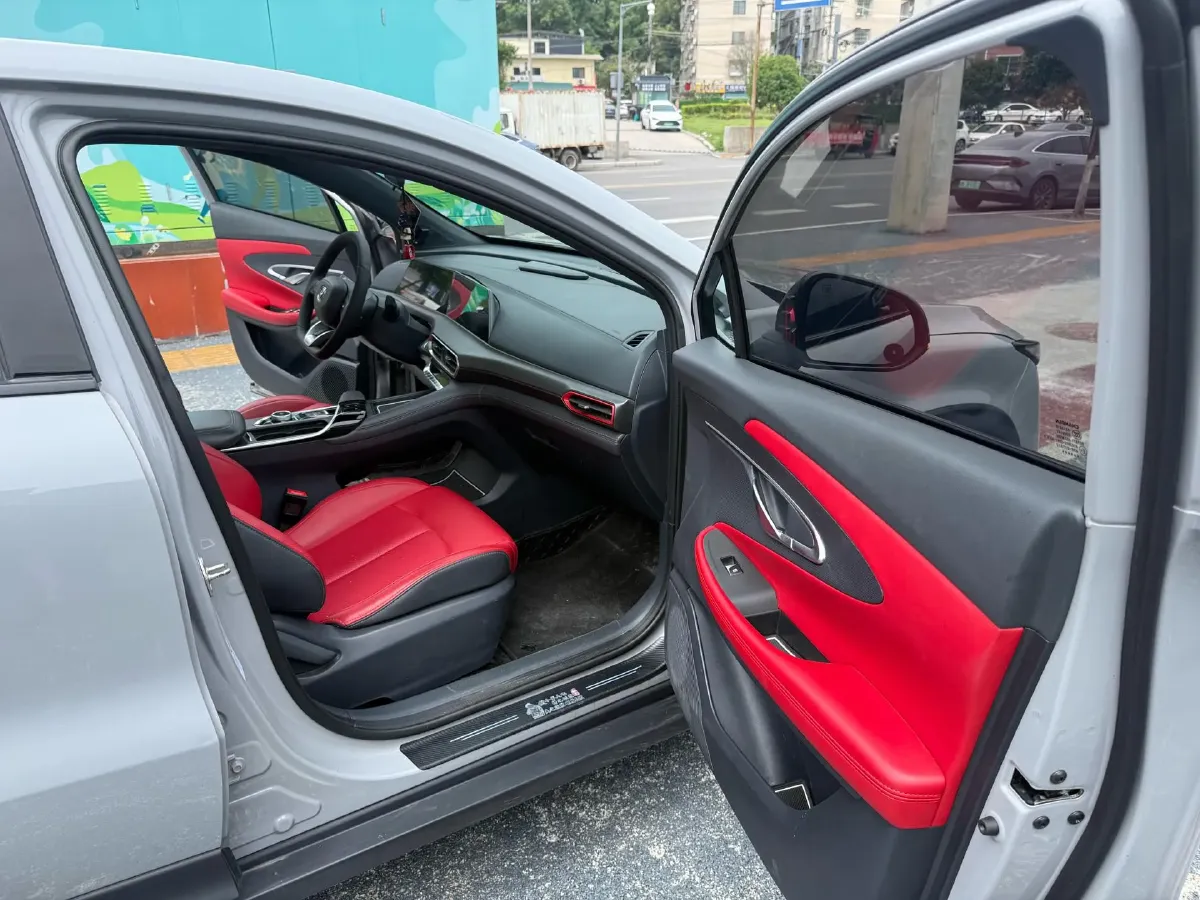 2020 ChangAn UNI-T 1.5T 180HP L4 7DCT,autocango,china used car exporter,china ev exporter,chinese used car exporter,chinese used ev exporter