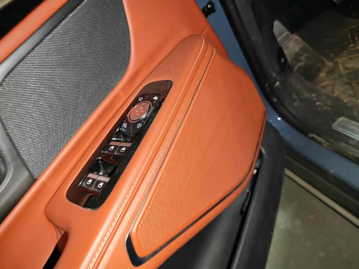 2025 Lincoln Nautilus 2.0T 261HP L4 8AT,autocango,china used car exporter,china ev exporter,chinese used car exporter,chinese used ev exporter