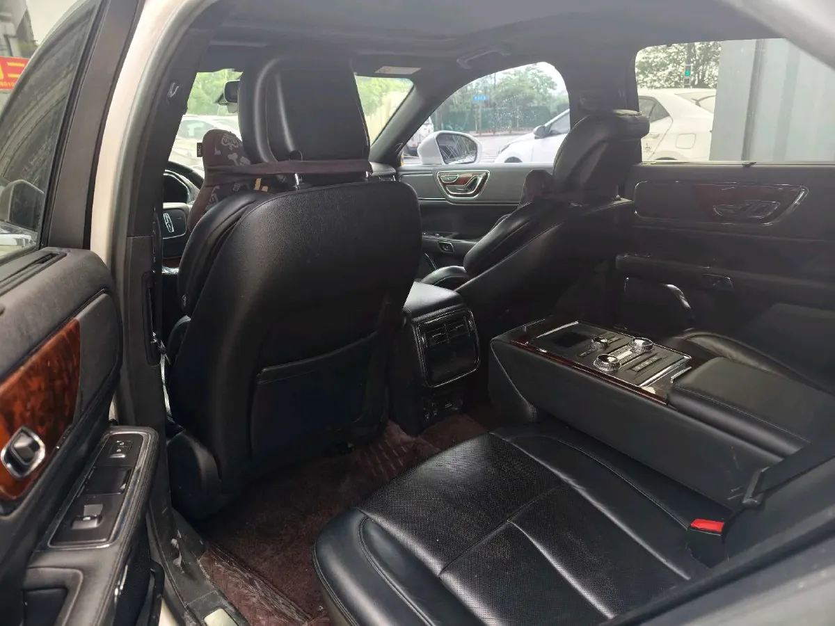 2017 Lincoln Continental 2.0T 261HP L4 6AT,autocango,china used car exporter,china ev exporter,chinese used car exporter,chinese used ev exporter