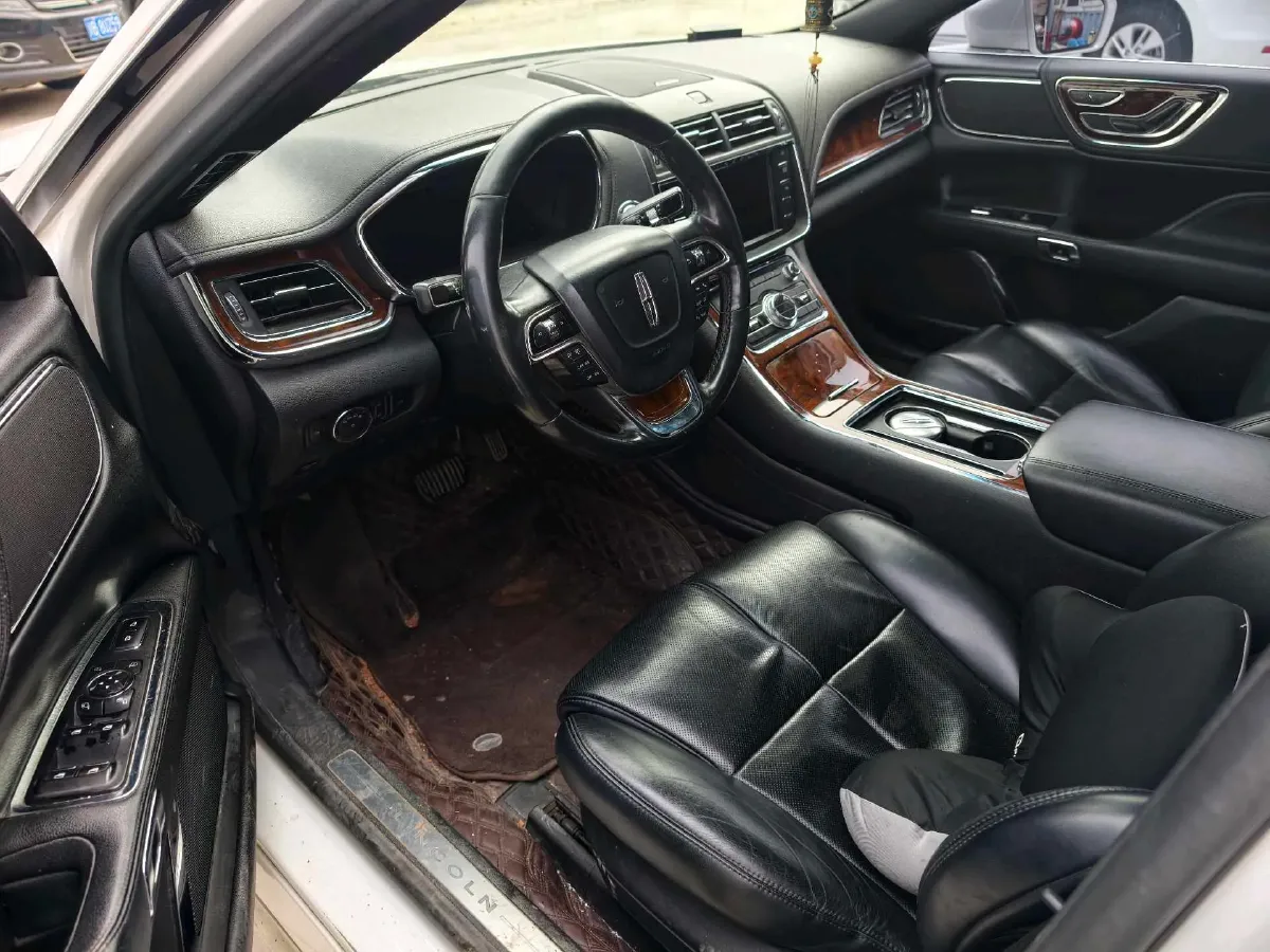 2017 Lincoln Continental 2.0T 261HP L4 6AT,autocango,china used car exporter,china ev exporter,chinese used car exporter,chinese used ev exporter