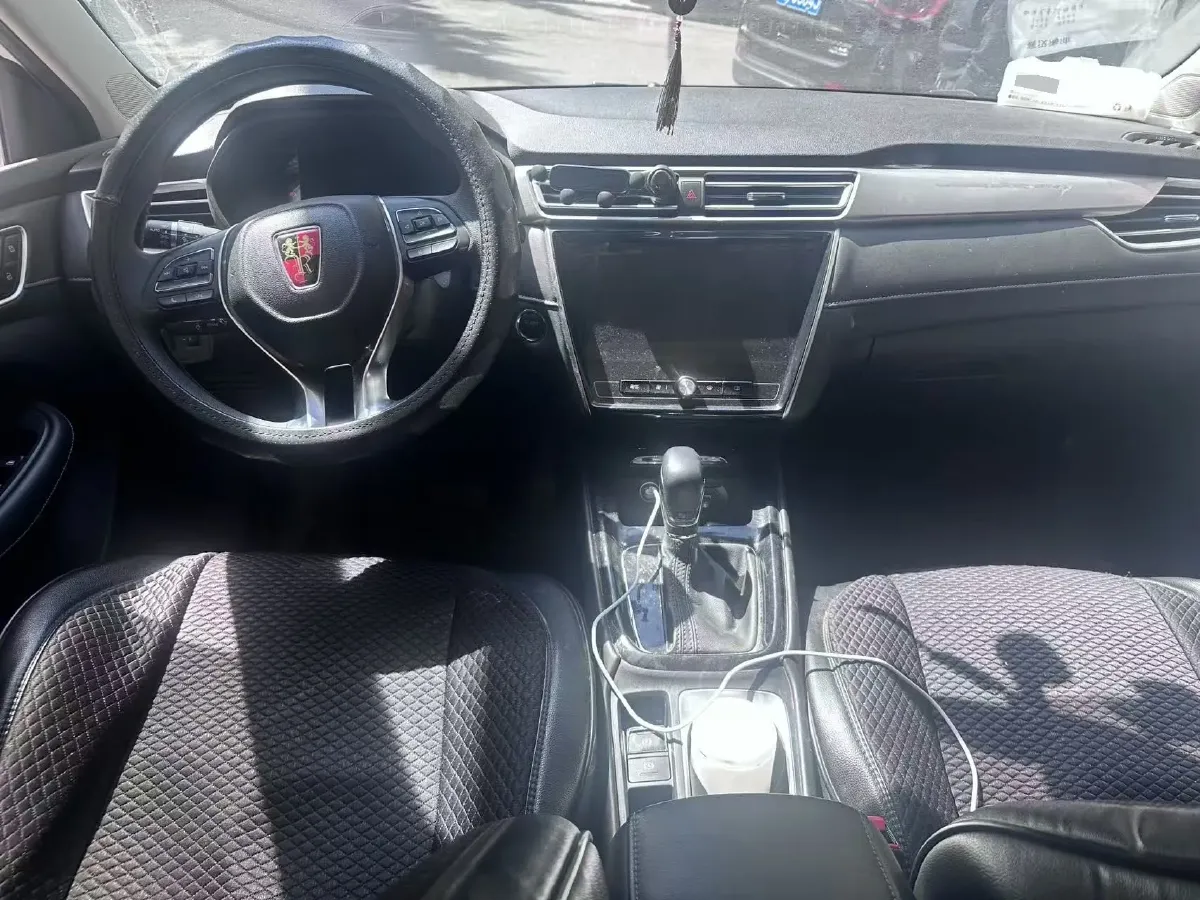 2020 Roewe i5 1.5L 120HP L4 5MT,autocango,china used car exporter,china ev exporter,chinese used car exporter,chinese used ev exporter