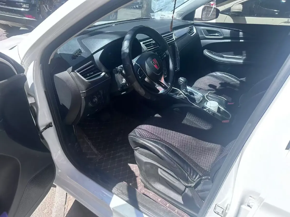 2020 Roewe i5 1.5L 120HP L4 5MT,autocango,china used car exporter,china ev exporter,chinese used car exporter,chinese used ev exporter