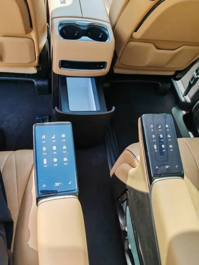 2024 Denza D9 1.5T 139HP L4 E-CVT PHEV 40KWH,autocango,china used car exporter,china ev exporter,chinese used car exporter,chinese used ev exporter