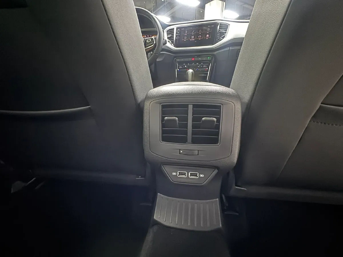 2022 Volkswagen T-Roc 1.4T 150HP L4 7DCT,autocango,china used car exporter,china ev exporter,chinese used car exporter,chinese used ev exporter