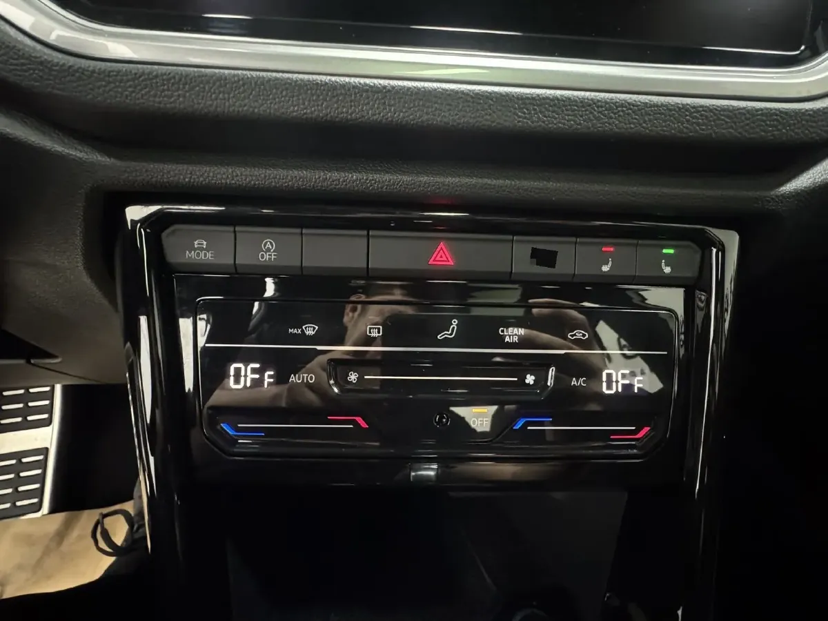2022 Volkswagen T-Roc 1.4T 150HP L4 7DCT,autocango,china used car exporter,china ev exporter,chinese used car exporter,chinese used ev exporter