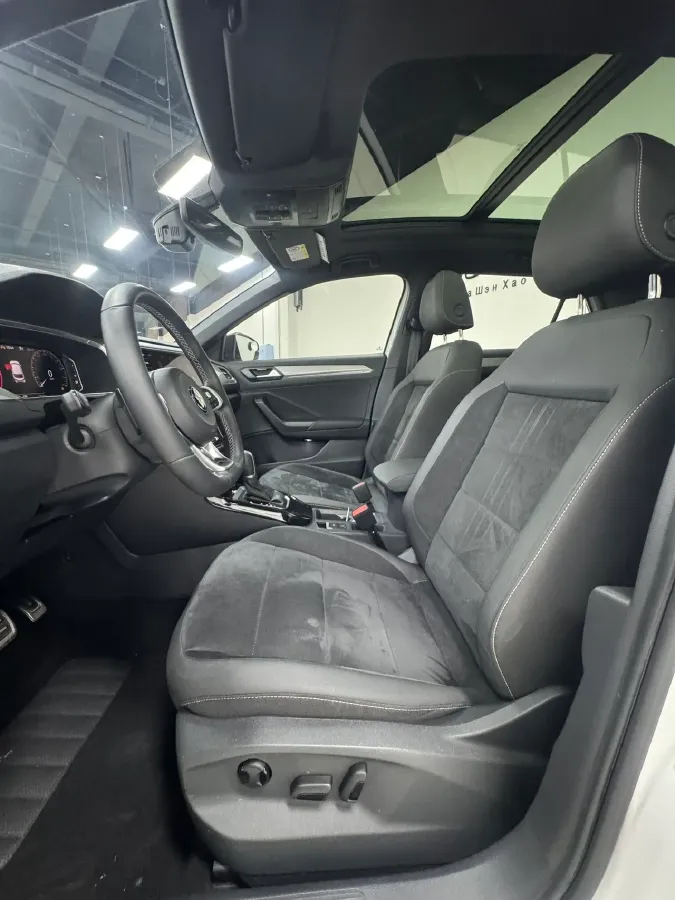 2022 Volkswagen T-Roc 1.4T 150HP L4 7DCT,autocango,china used car exporter,china ev exporter,chinese used car exporter,chinese used ev exporter