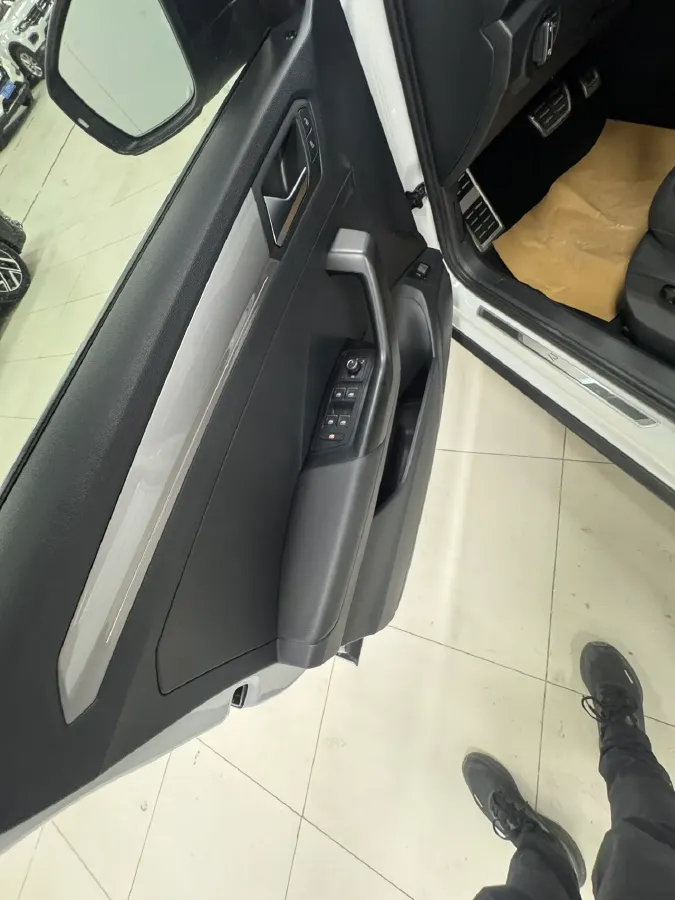 2022 Volkswagen T-Roc 1.4T 150HP L4 7DCT,autocango,china used car exporter,china ev exporter,chinese used car exporter,chinese used ev exporter