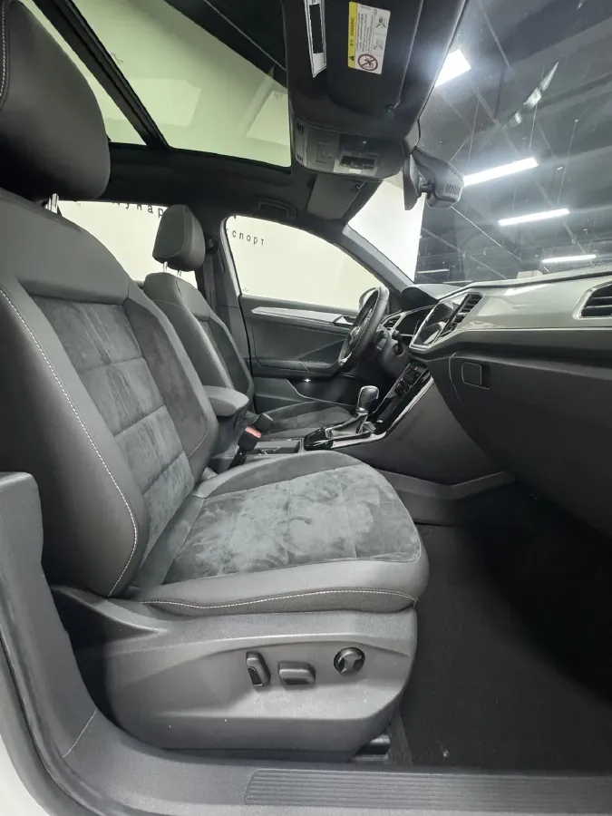 2022 Volkswagen T-Roc 1.4T 150HP L4 7DCT,autocango,china used car exporter,china ev exporter,chinese used car exporter,chinese used ev exporter
