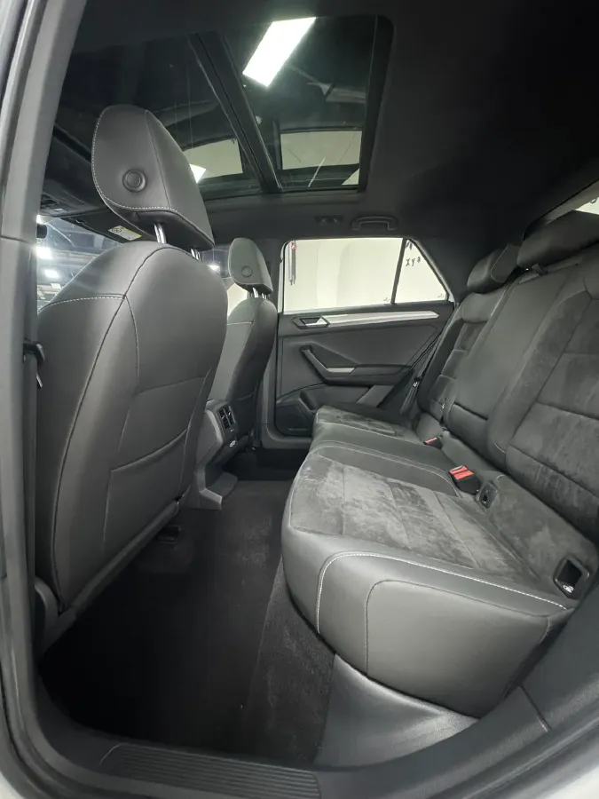 2022 Volkswagen T-Roc 1.4T 150HP L4 7DCT,autocango,china used car exporter,china ev exporter,chinese used car exporter,chinese used ev exporter