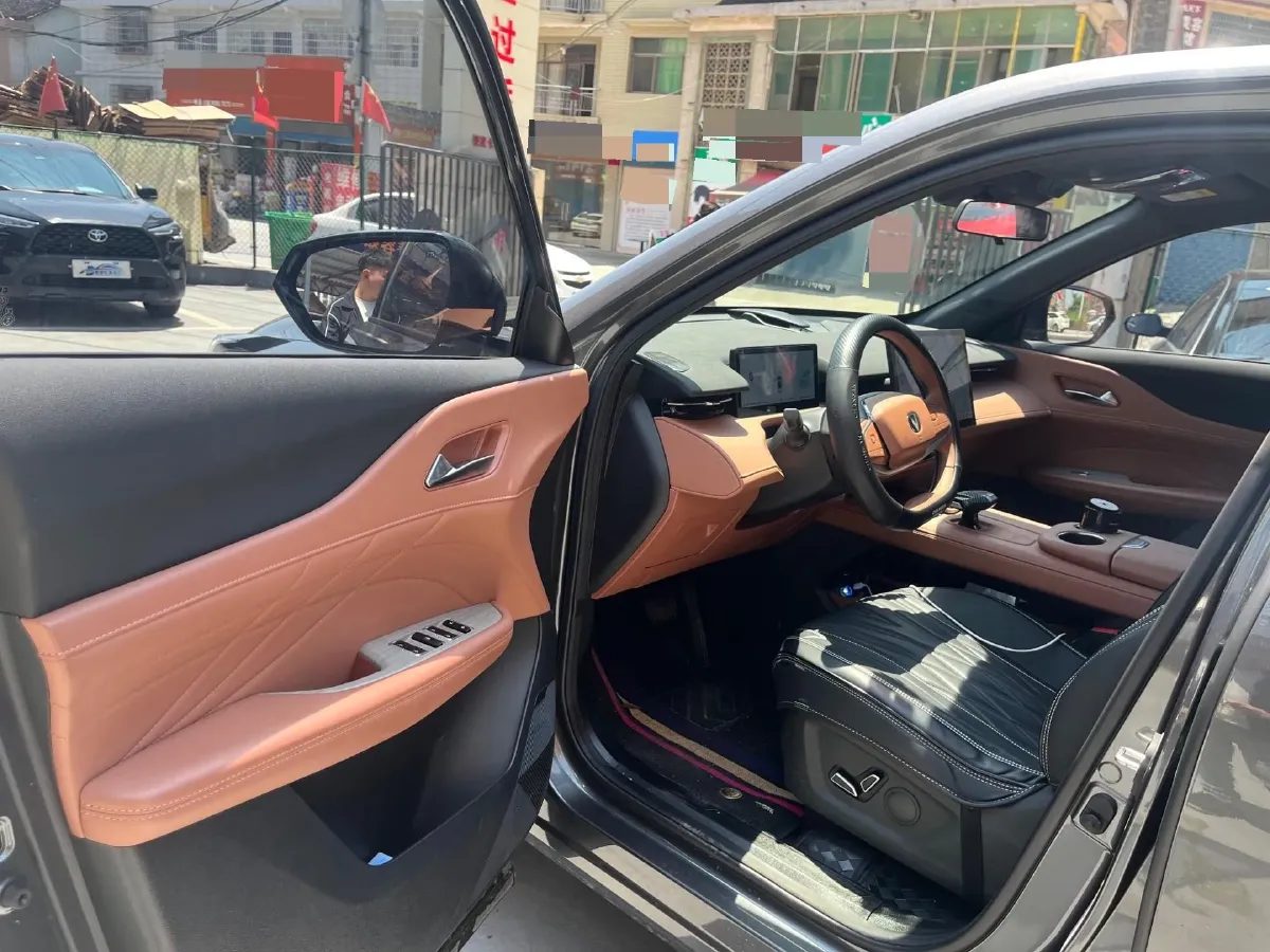 2024 ChangAn UNI-Z 1.5L 98HP L4 E-CVT PHEV 18.4KWH,autocango,china used car exporter,china ev exporter,chinese used car exporter,chinese used ev exporter