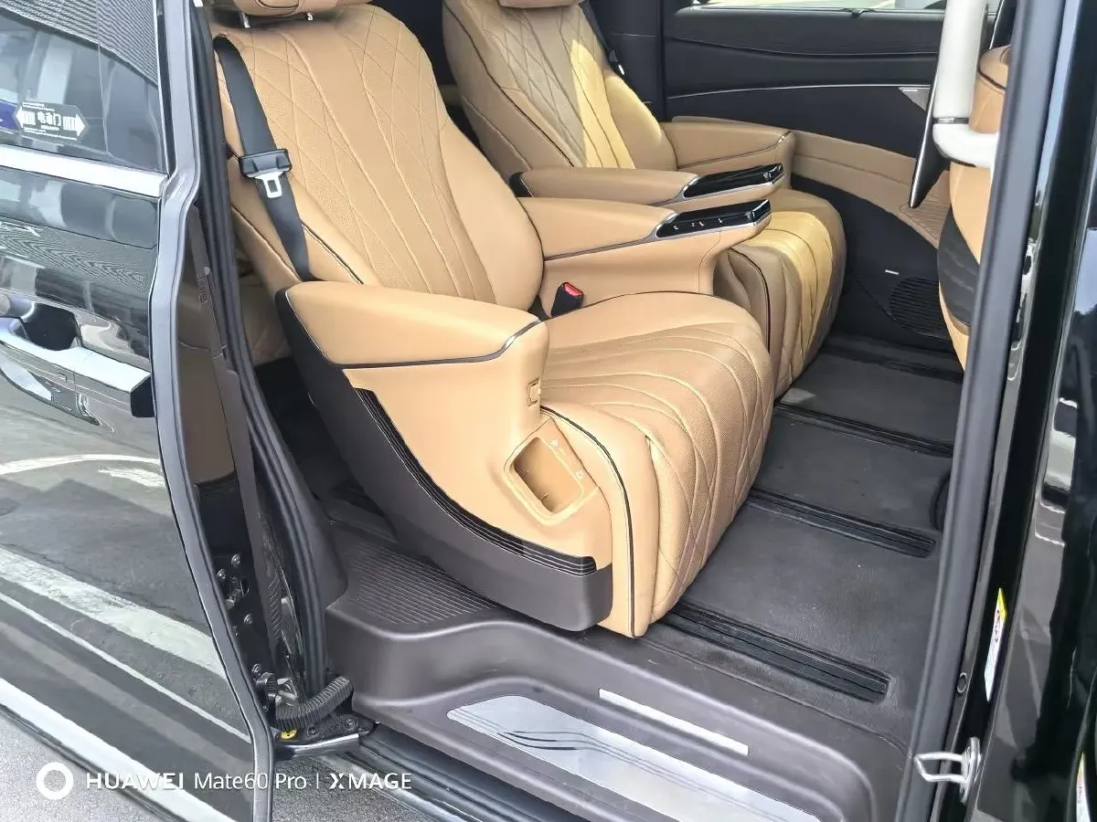 2024 Denza D9 1.5T 139HP L4 E-CVT PHEV 40KWH,autocango,china used car exporter,china ev exporter,chinese used car exporter,chinese used ev exporter