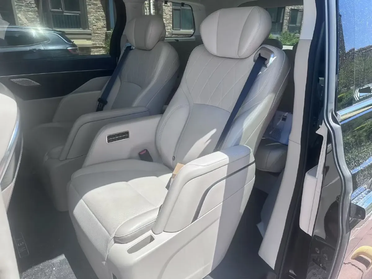 2024 Mercedes-Benz C Class 1.5T 204HP L4 9AT,autocango,china used car exporter,china ev exporter,chinese used car exporter,chinese used ev exporter