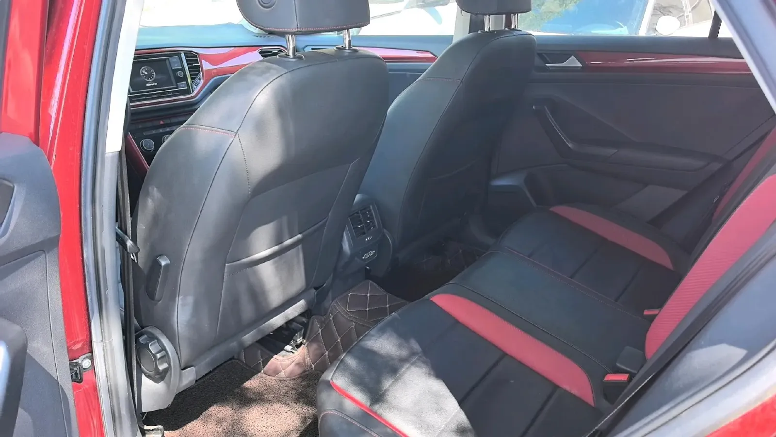 2019 Volkswagen T-Roc 1.4T 150HP L4 7DCT,autocango,china used car exporter,china ev exporter,chinese used car exporter,chinese used ev exporter