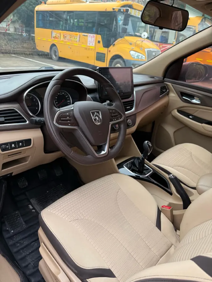 2017 BaoJun 730 1.5T 150HP L4 6MT,autocango,china used car exporter,china ev exporter,chinese used car exporter,chinese used ev exporter