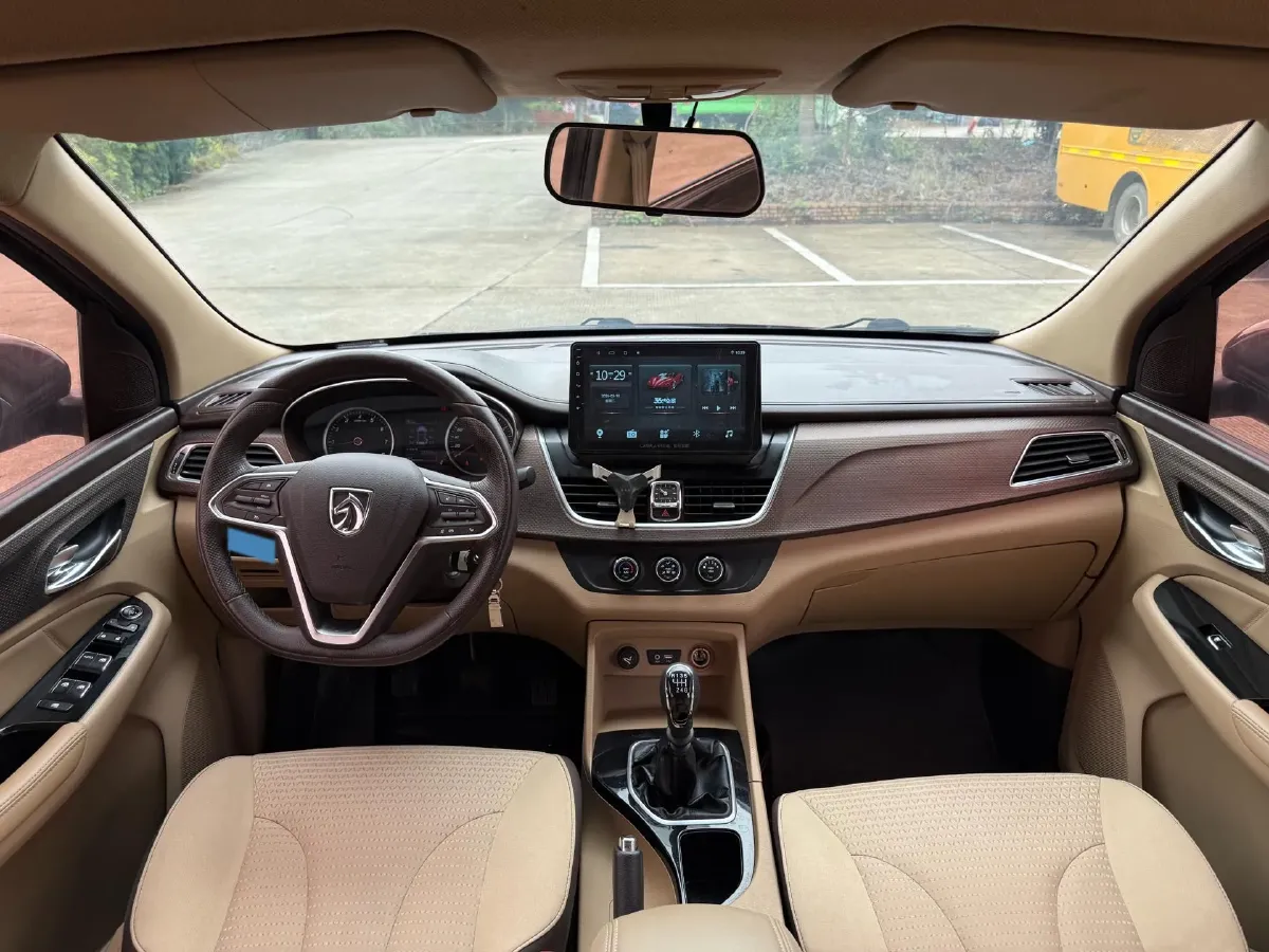 2017 BaoJun 730 1.5T 150HP L4 6MT,autocango,china used car exporter,china ev exporter,chinese used car exporter,chinese used ev exporter