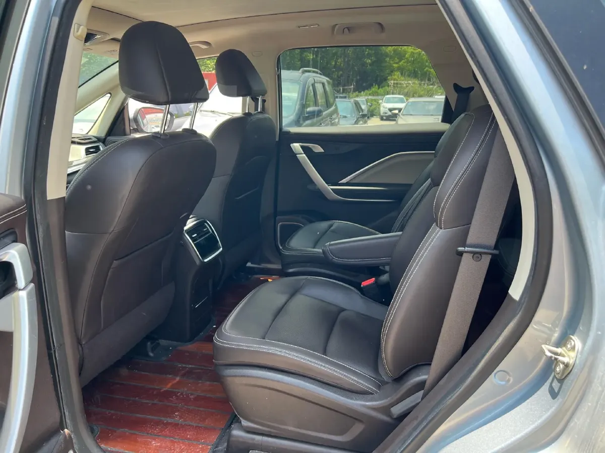 2021 Geely JiaJi 1.8T 184HP L4 7DCT,autocango,china used car exporter,china ev exporter,chinese used car exporter,chinese used ev exporter