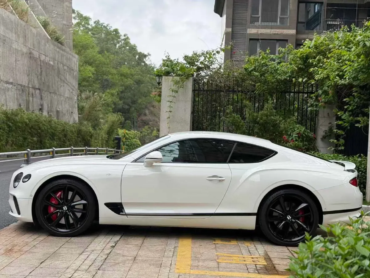 2022 Bentley Continental 4.0T 549HP V8 8DCT,autocango,china used car exporter,china ev exporter,chinese used car exporter,chinese used ev exporter