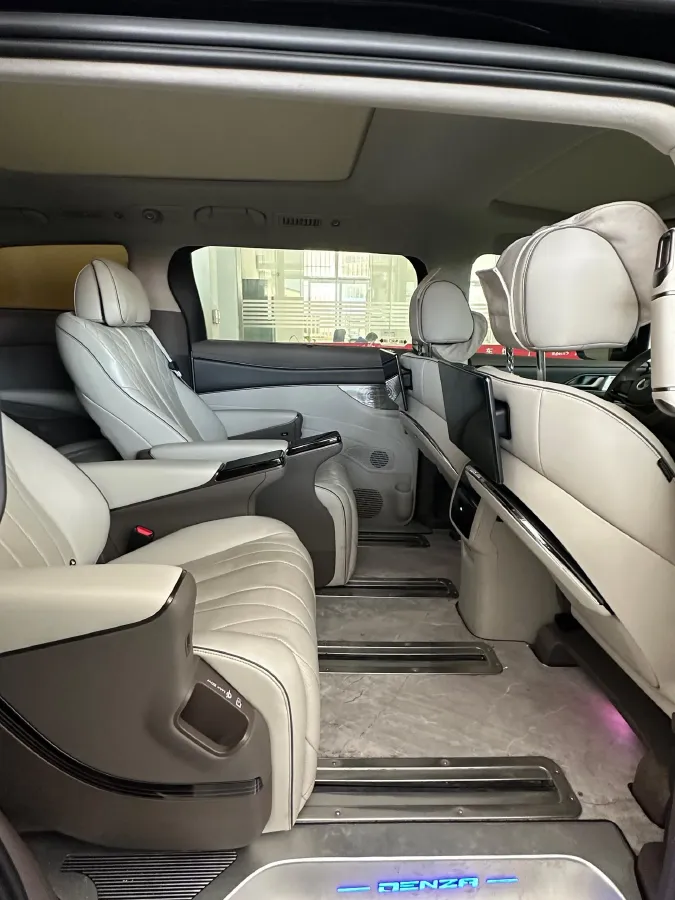 2022 Mercedes-Benz GLC Class 2.0T 197HP L4 9AT,autocango,china used car exporter,china ev exporter,chinese used car exporter,chinese used ev exporter