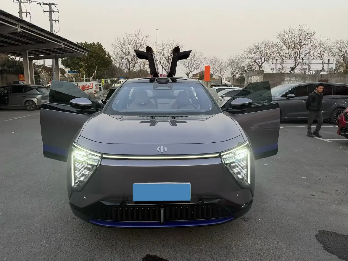 2023 HiPhi Y BEV 76.6KWH,autocango,china used car exporter,china ev exporter,chinese used car exporter,chinese used ev exporter