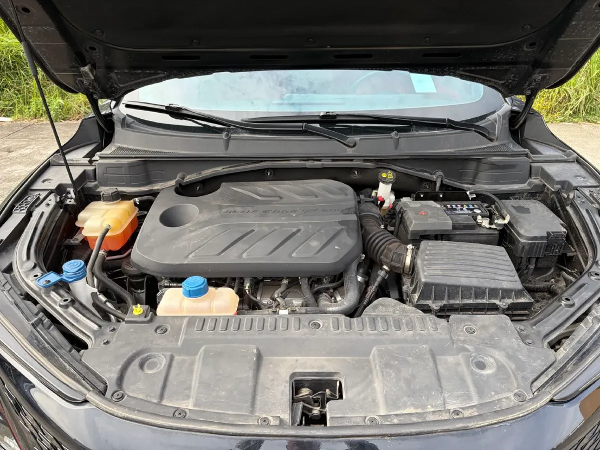 2020 ChangAn UNI-T 1.5T 180HP L4 7DCT,autocango,china used car exporter,china ev exporter,chinese used car exporter,chinese used ev exporter